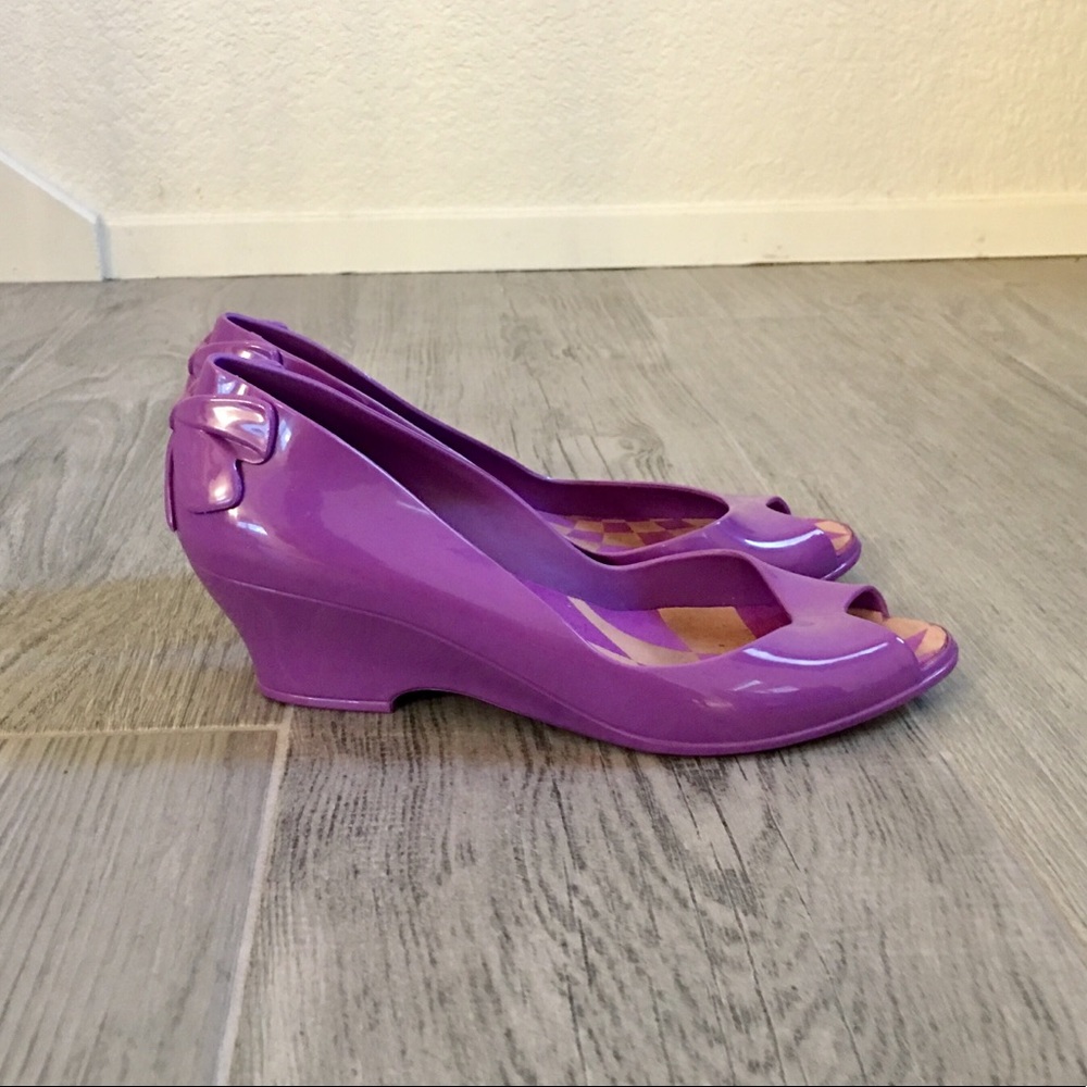 Open-Toe Wedge Jelly Shoes
